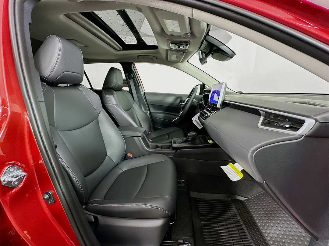2026 Toyota Corolla Cross XLE - Image 30