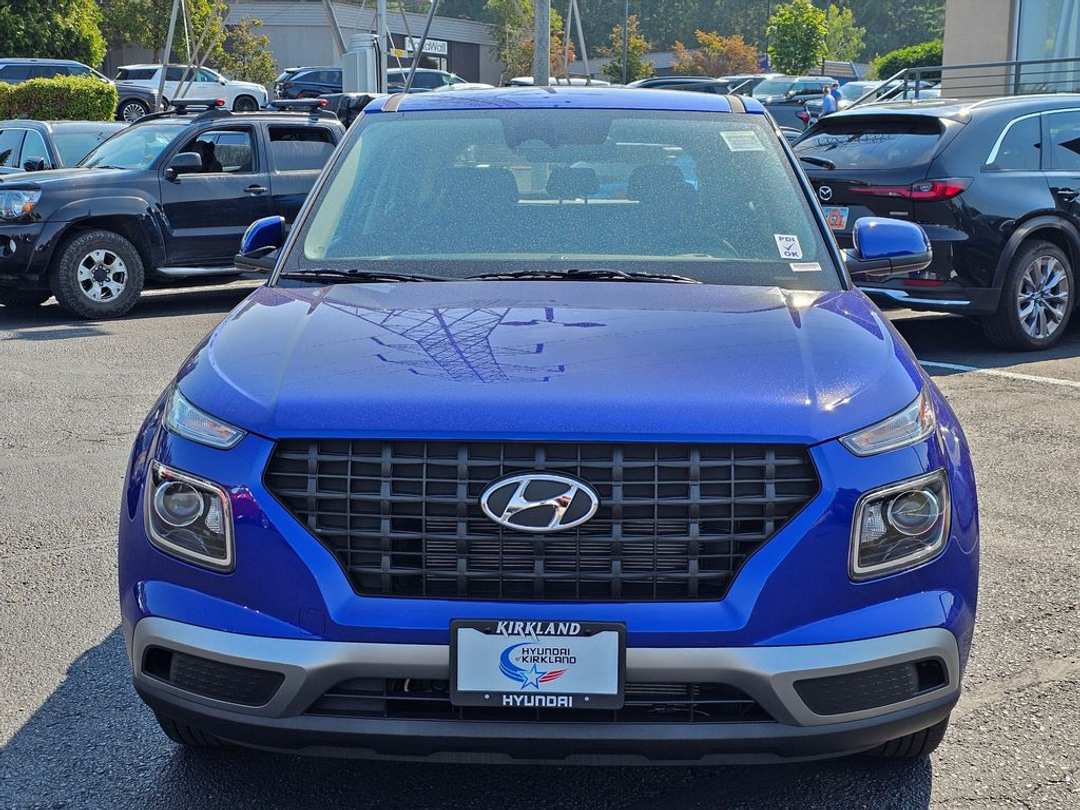 2025 Hyundai Venue SE - Image 2