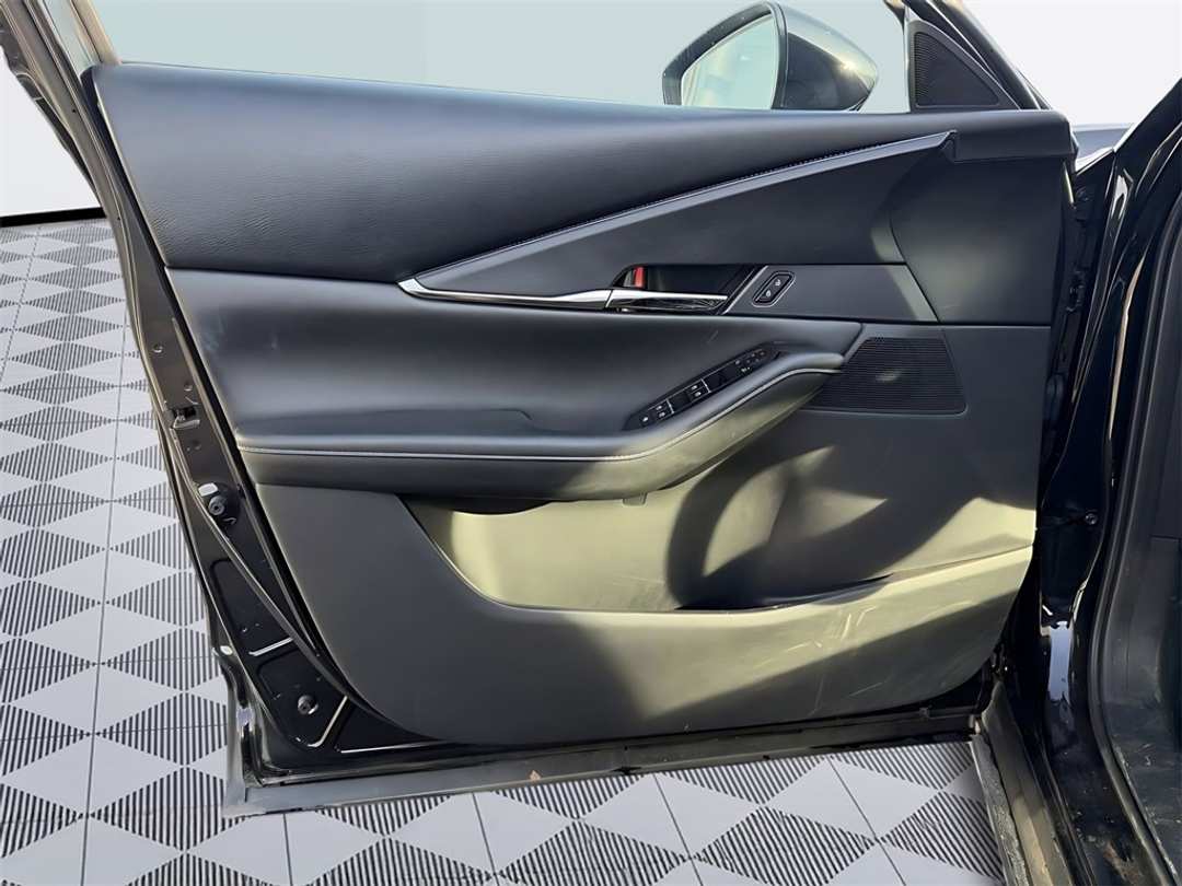 2023 MAZDA Cx-30 2.5 S Preferred Package - Image 11