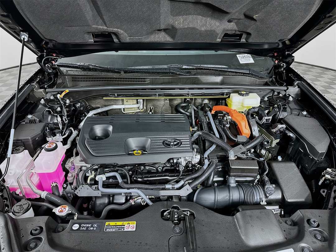 2025 Toyota Crown Signia Limited - Image 32