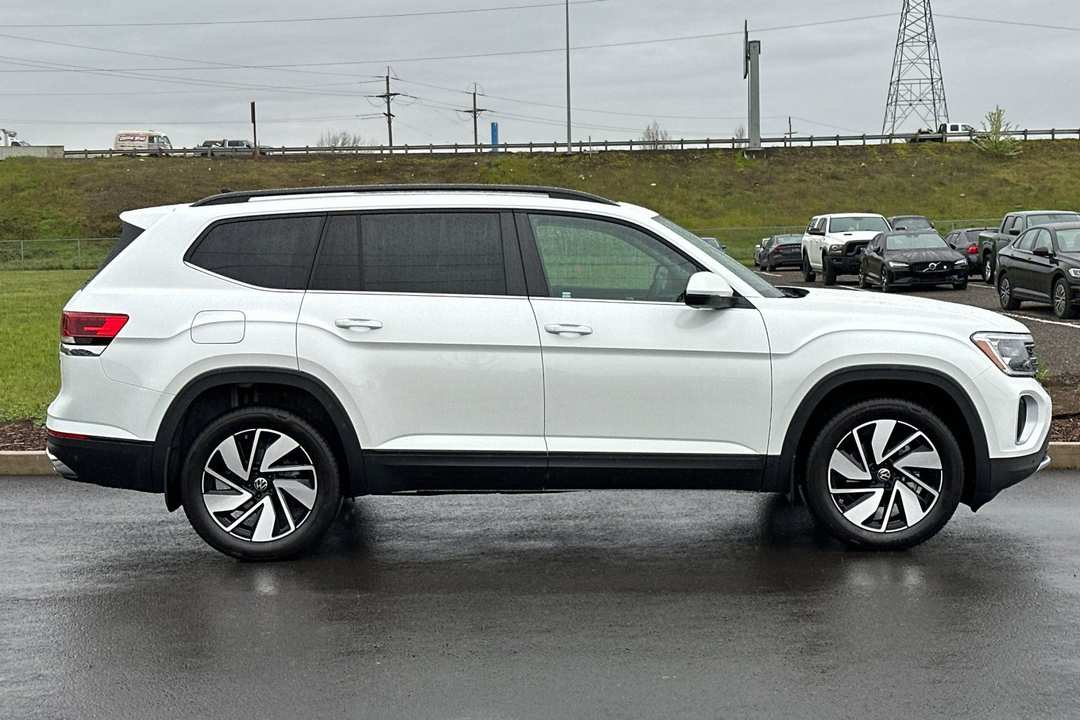2026 Volkswagen Atlas 2.0T SE w/Technology - Image 2