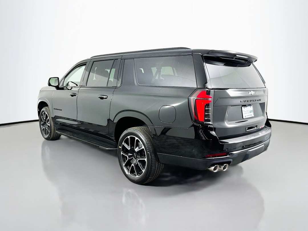 2026 Chevrolet Suburban RST - Image 5