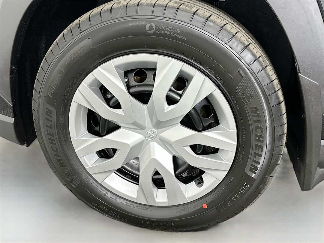 2026 Toyota Corolla Cross L - Image 30