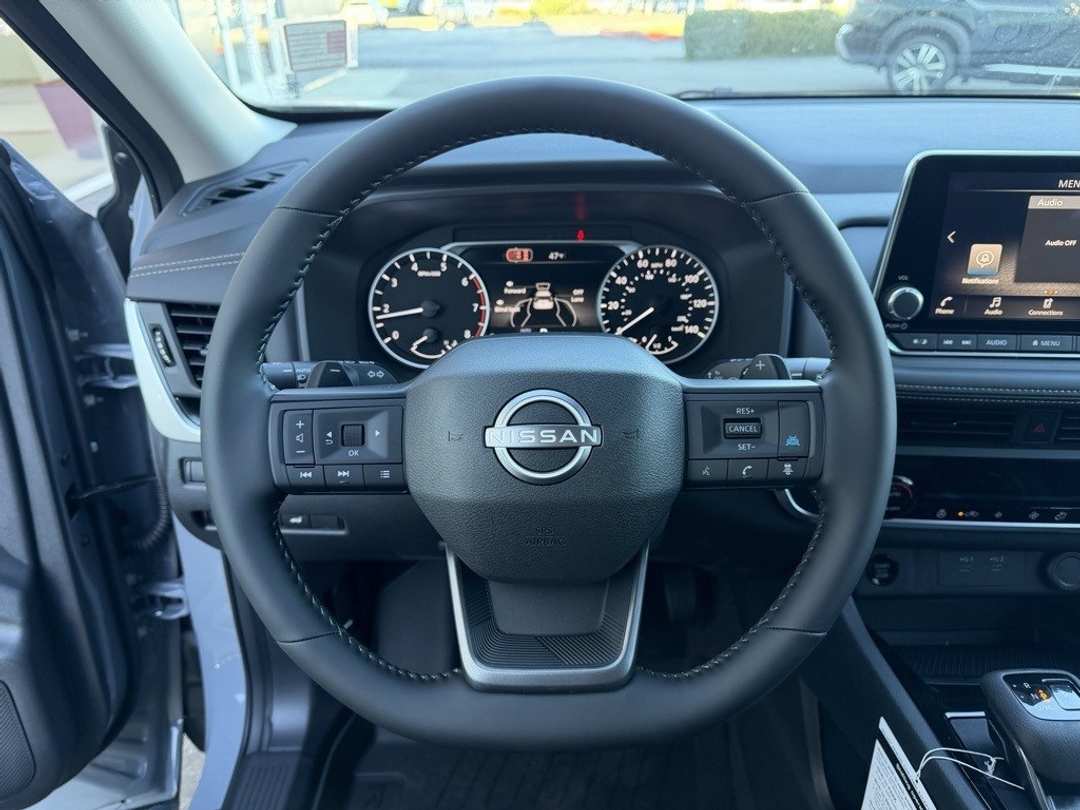 2026 Nissan Rogue Dark Armor - Image 18