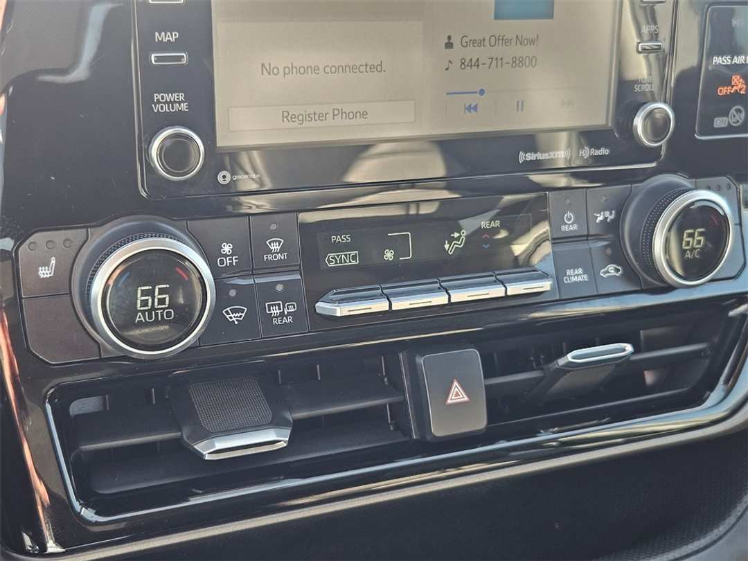 2020 Toyota Highlander XLE - Image 22