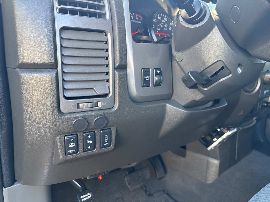 2007 Nissan Titan SE - Image 16