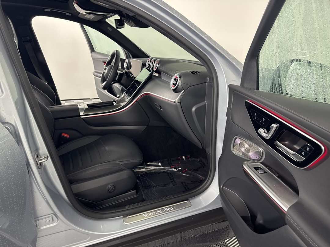 2025 Mercedes-Benz GLC GLC 350e - Image 18