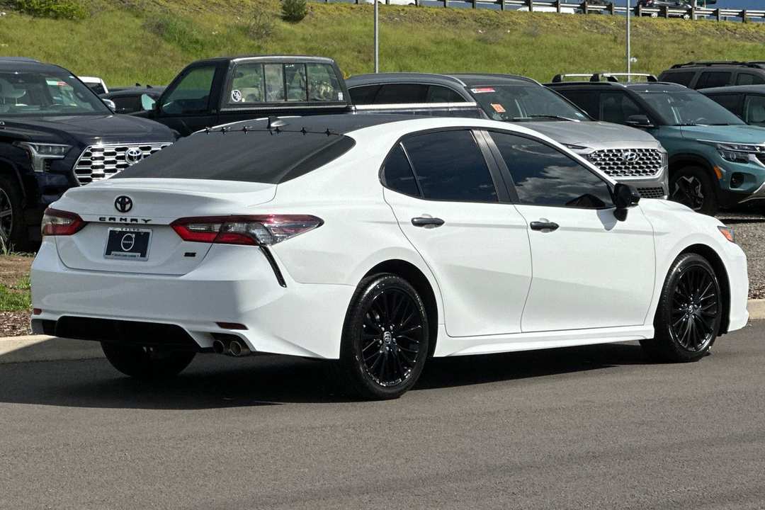 2020 Toyota Camry SE Nightshade - Image 3
