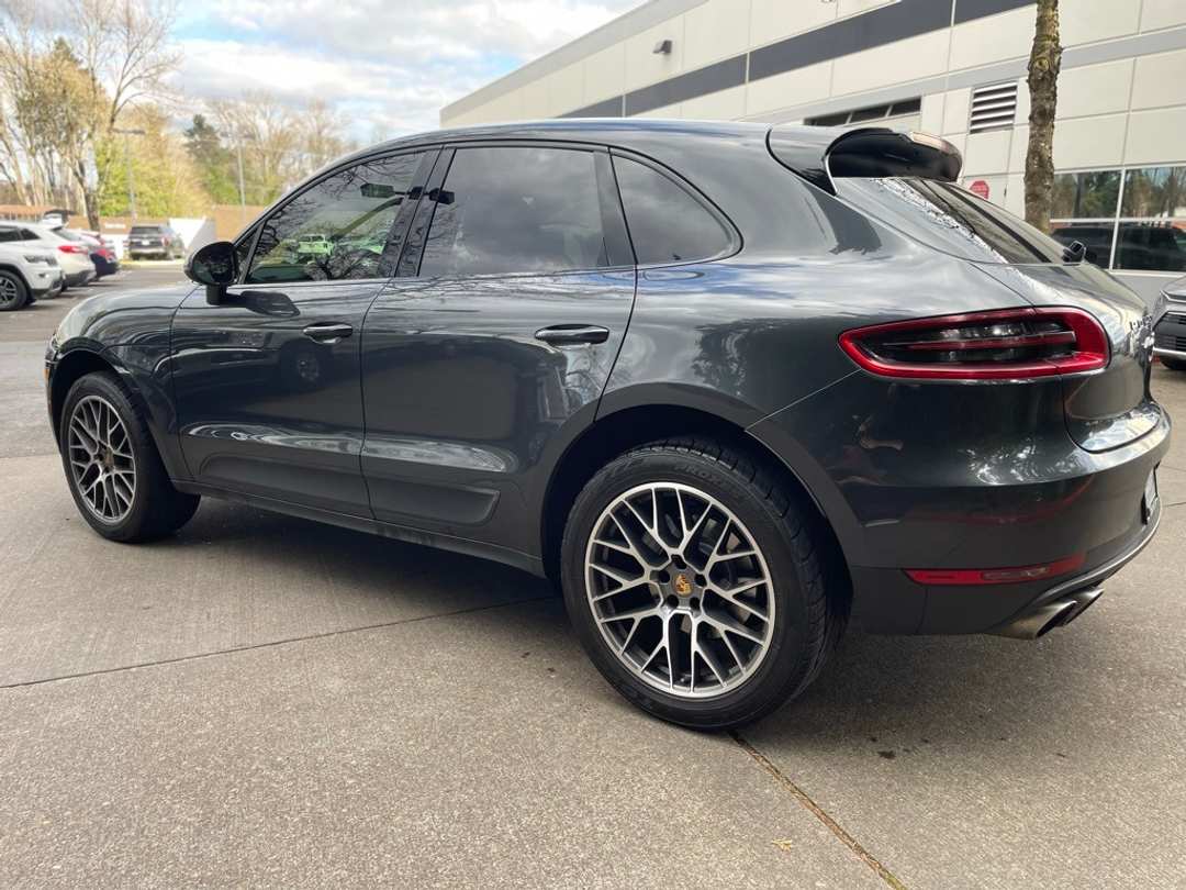 2018 Porsche Macan S - Image 6
