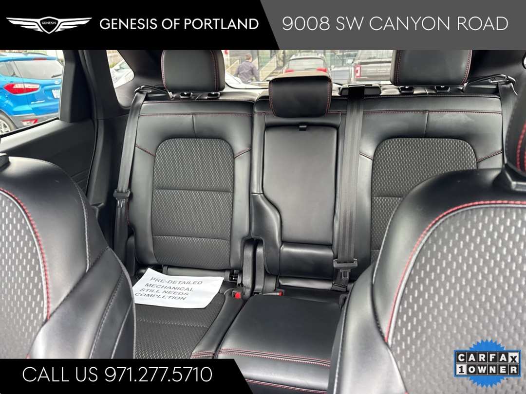 2025 Ford Escape STLine - Image 27