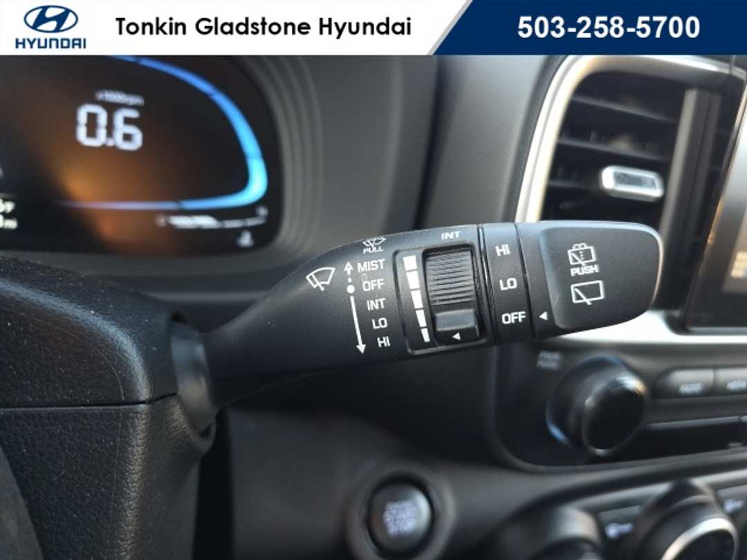 2025 Hyundai Venue SEL - Image 13