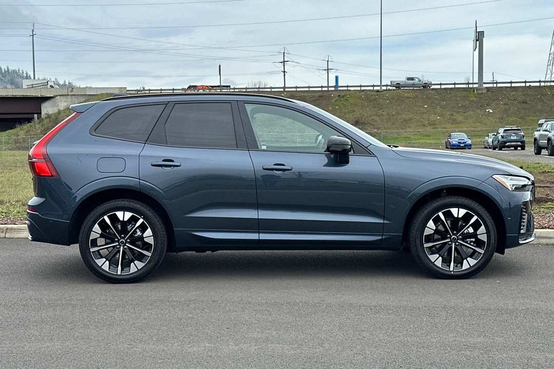 2026 Volvo Xc60 B5 Plus - Image 2