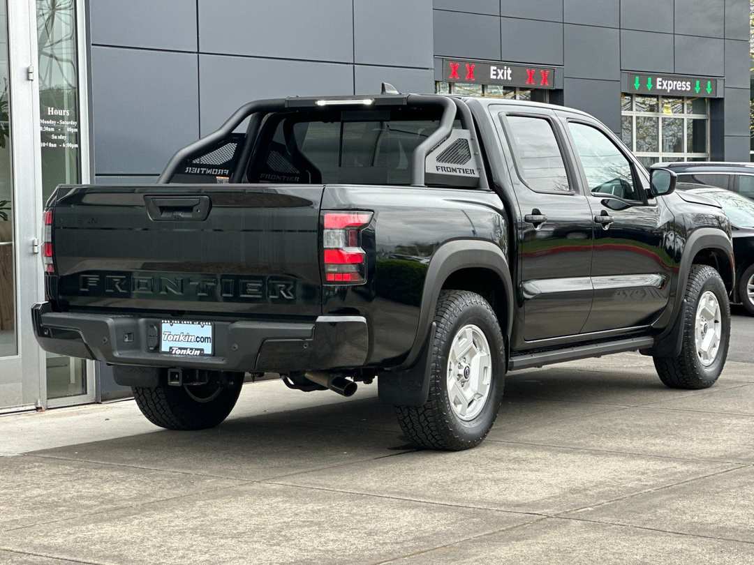 2024 Nissan Frontier SV - Image 3