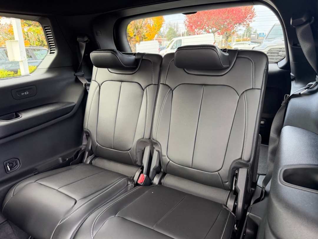 2025 Jeep Grand Cherokee L Limited - Image 32