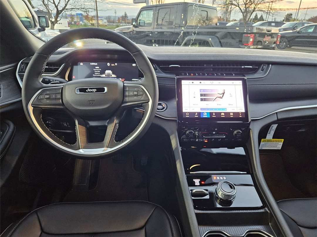 2025 Jeep Grand Cherokee Limited - Image 27