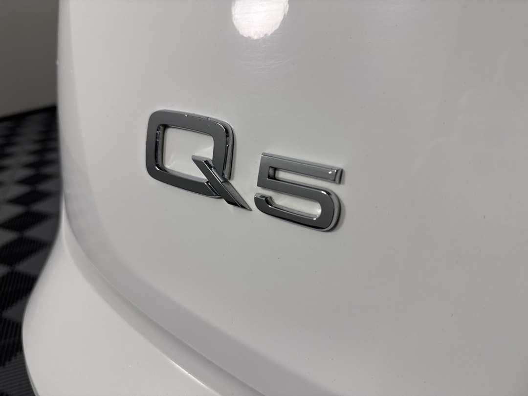 2022 Audi Q5 45 S line Premium - Image 15