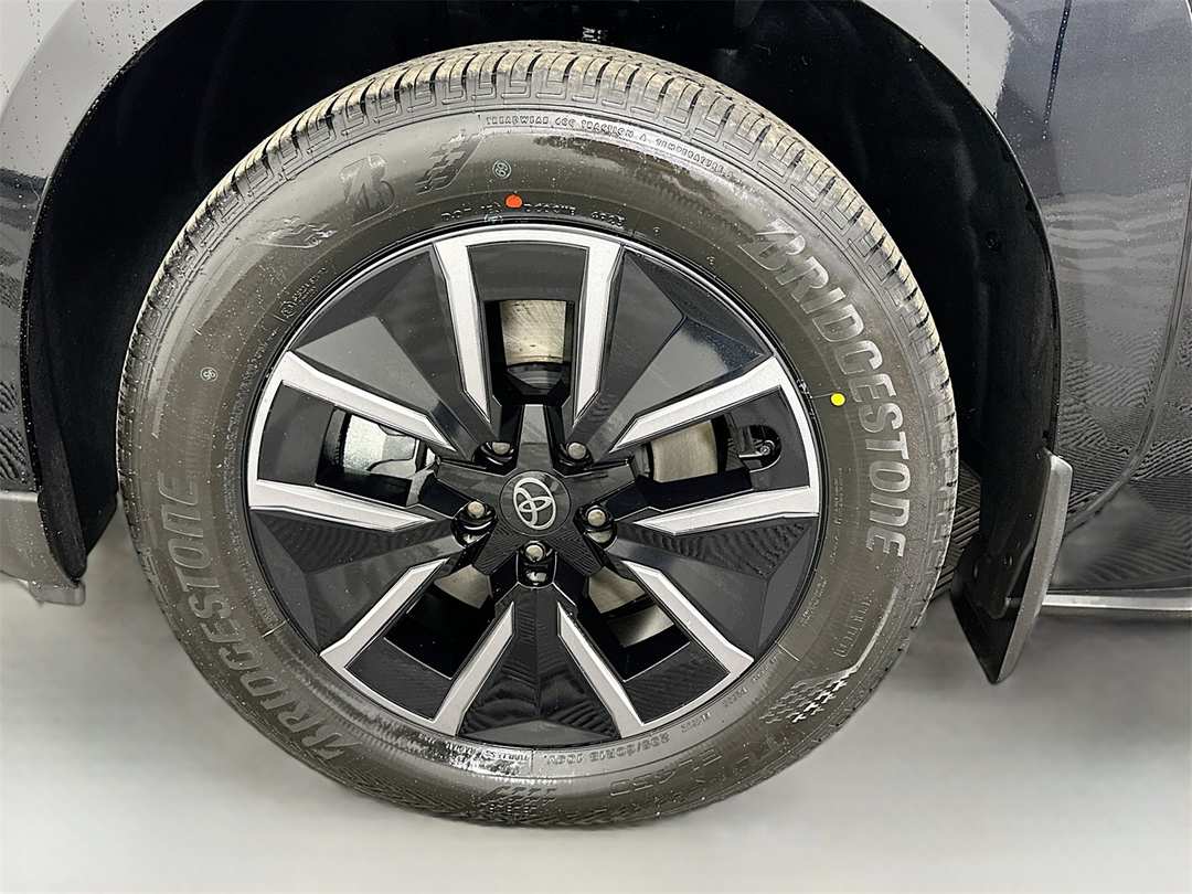 2026 Toyota Bz XLE Plus - Image 31