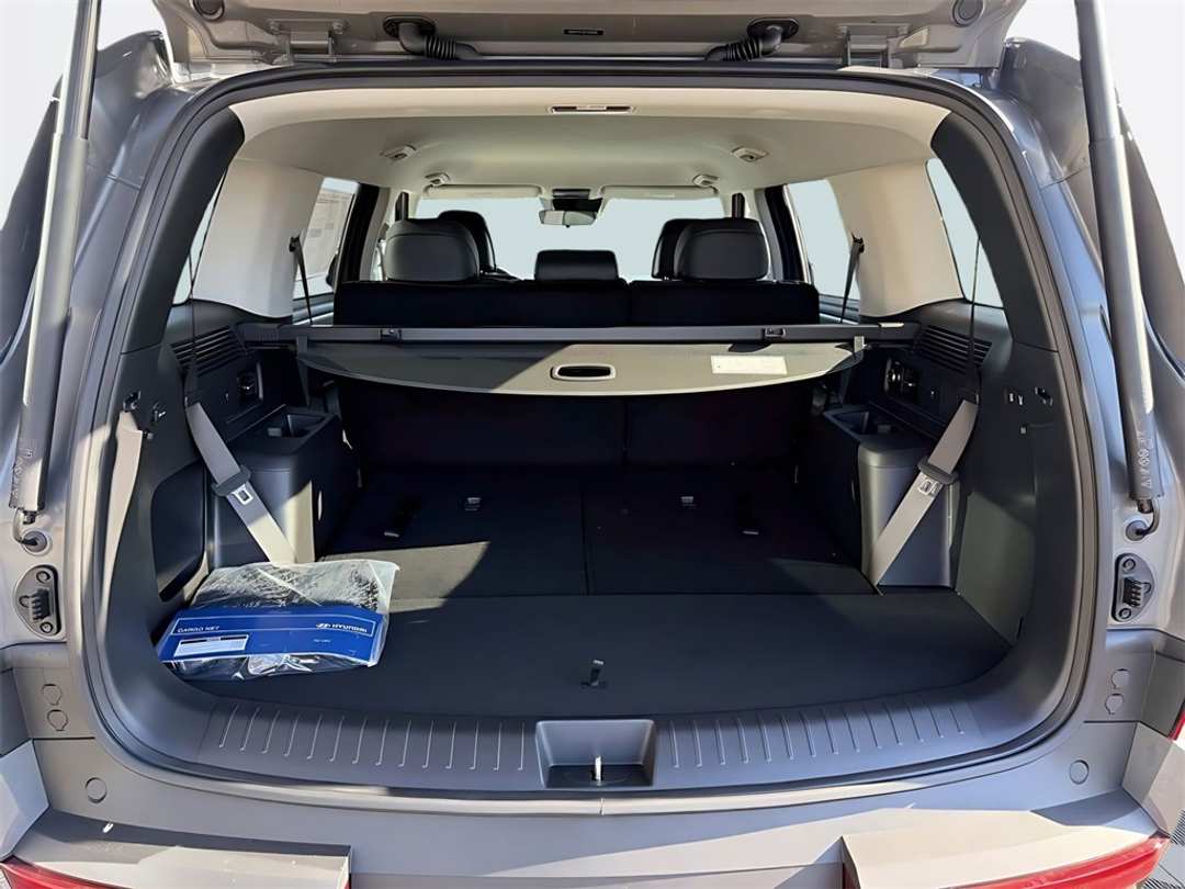 2026 Hyundai Santa Fe SEL - Image 10