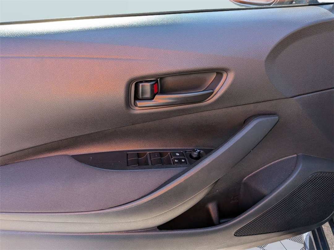 2025 Toyota Corolla LE - Image 10