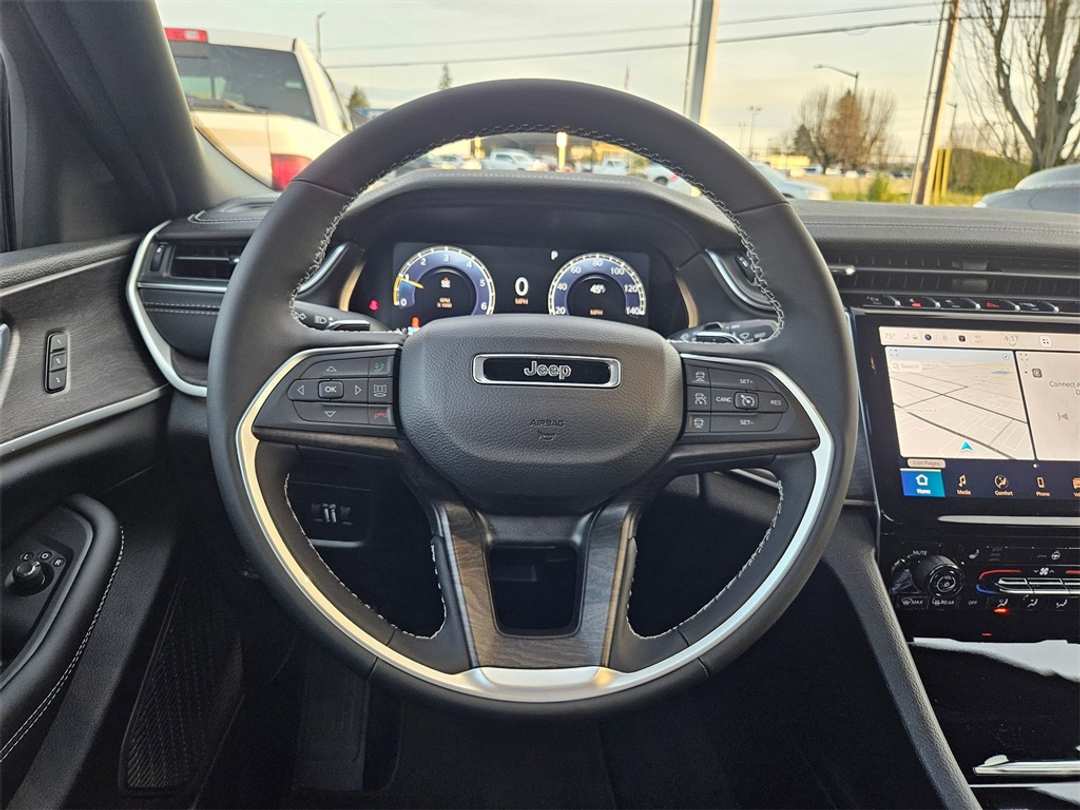 2025 Jeep Grand Cherokee Limited - Image 15