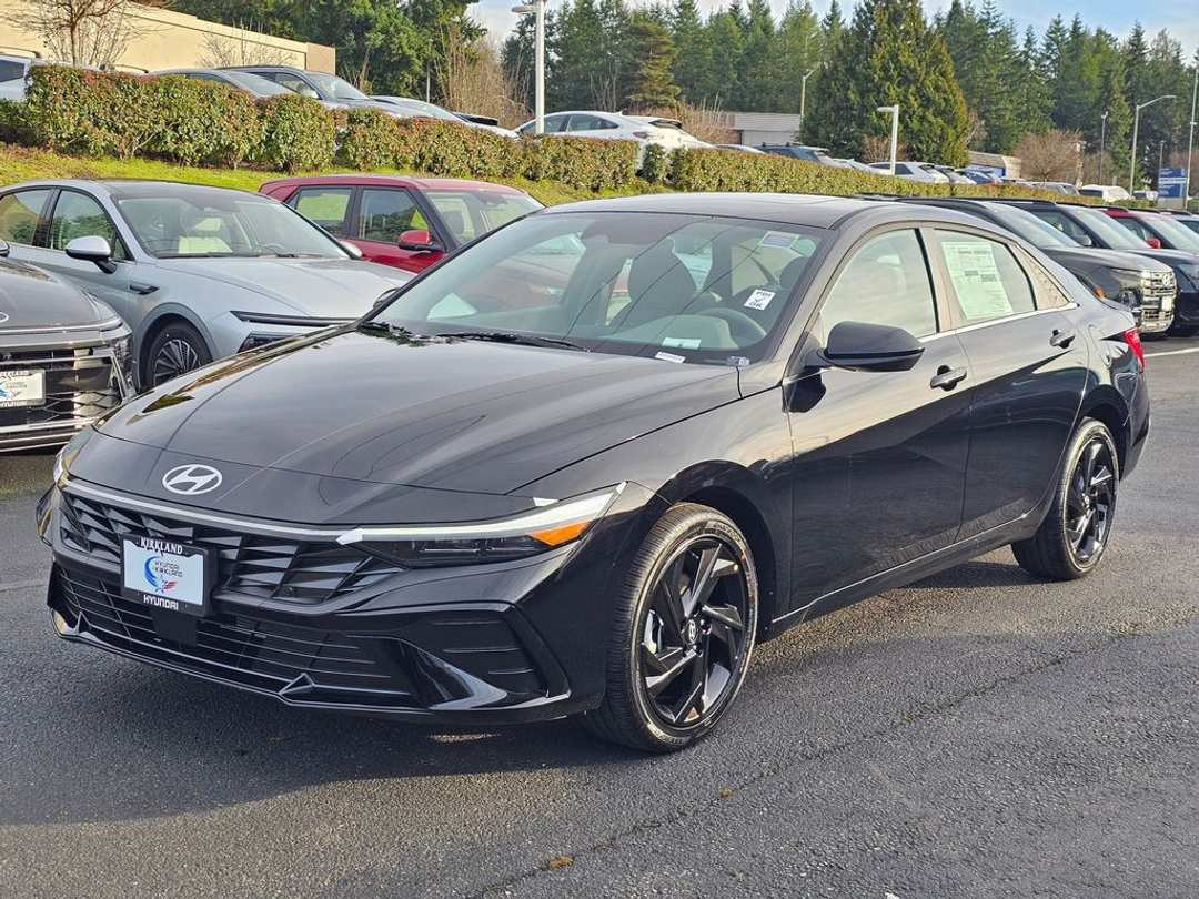 2026 Hyundai Elantra SEL Sport - Image 3