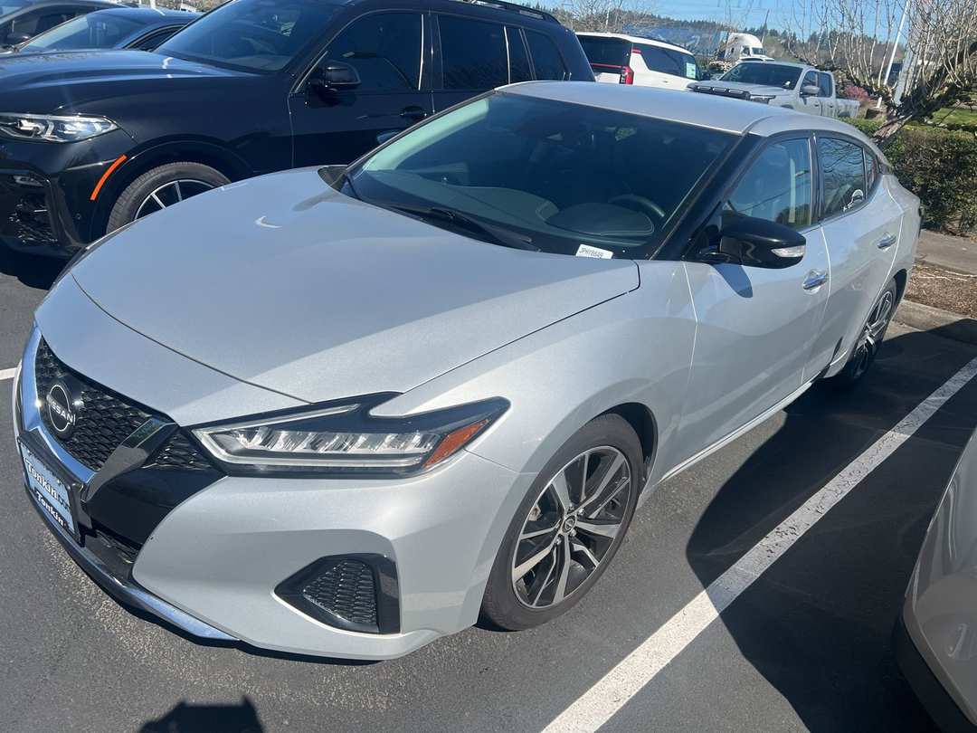 2023 Nissan Maxima SV - Image 3