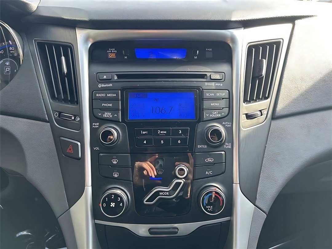 2012 Hyundai Sonata GLS - Image 17