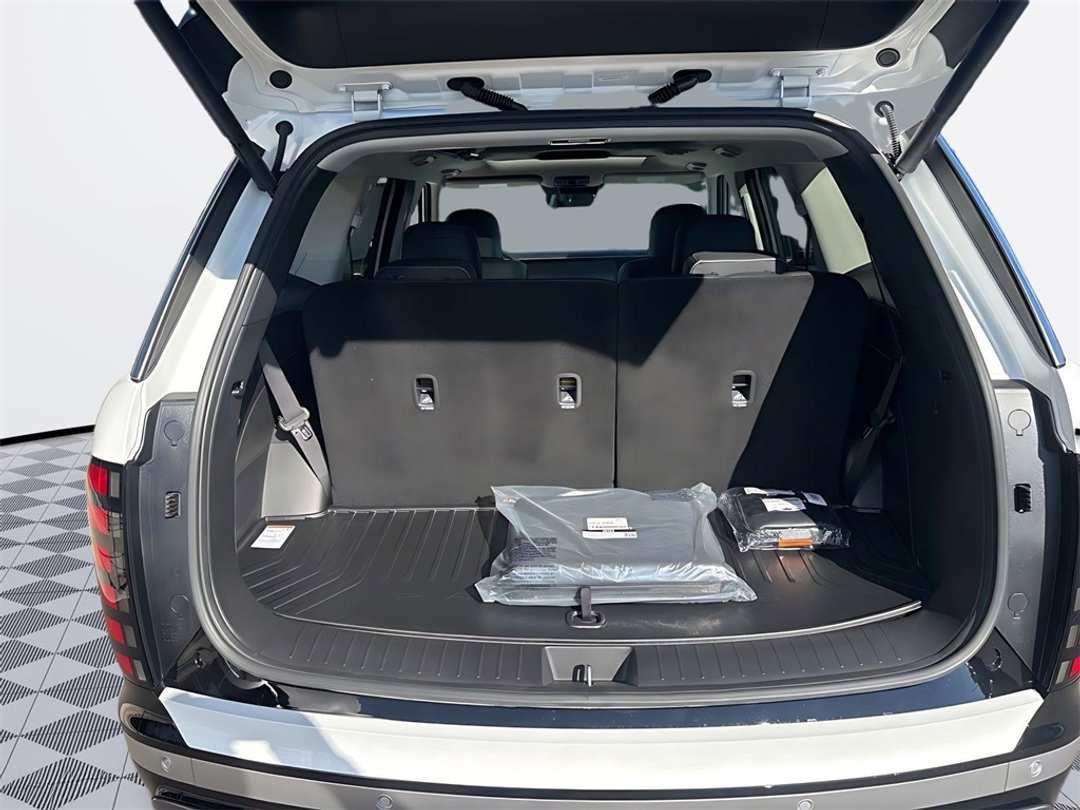 2026 Hyundai Palisade Limited - Image 18