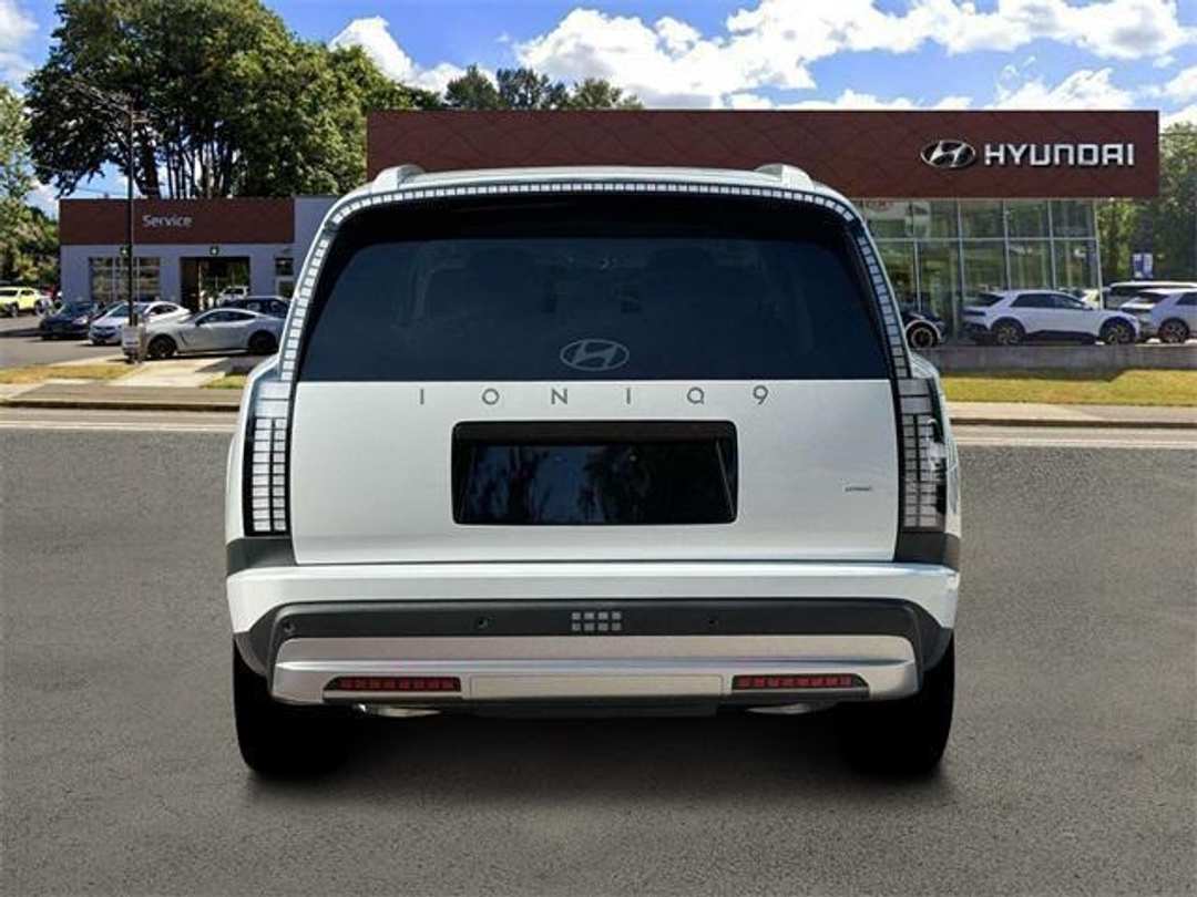 2026 Hyundai Ioniq 9 SE - Image 6