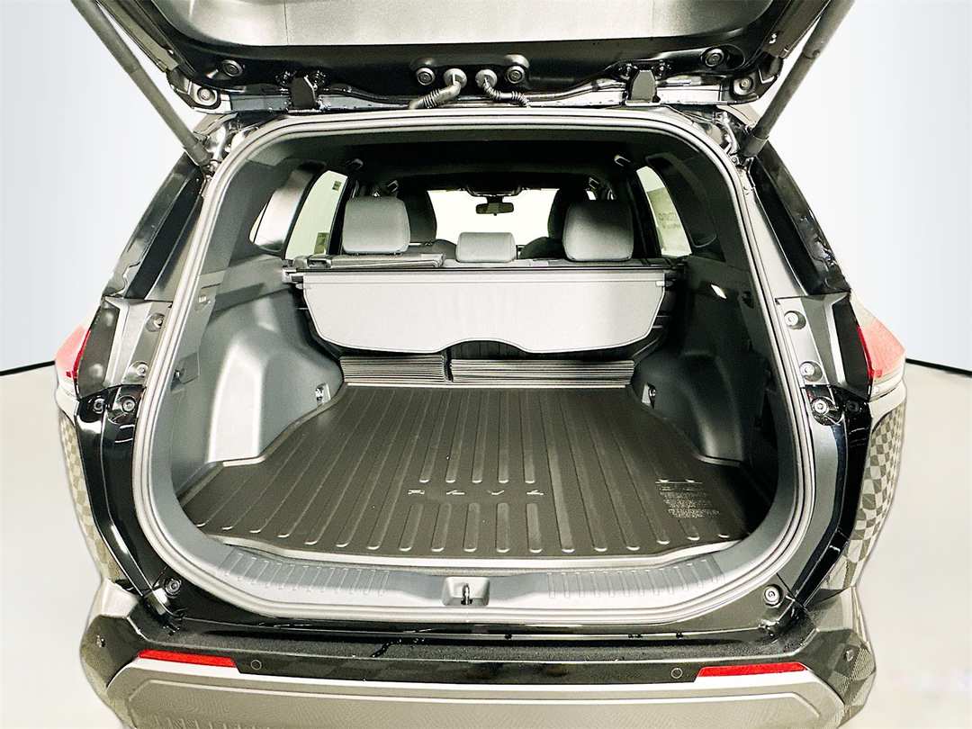 2026 Toyota Rav4 SE - Image 27