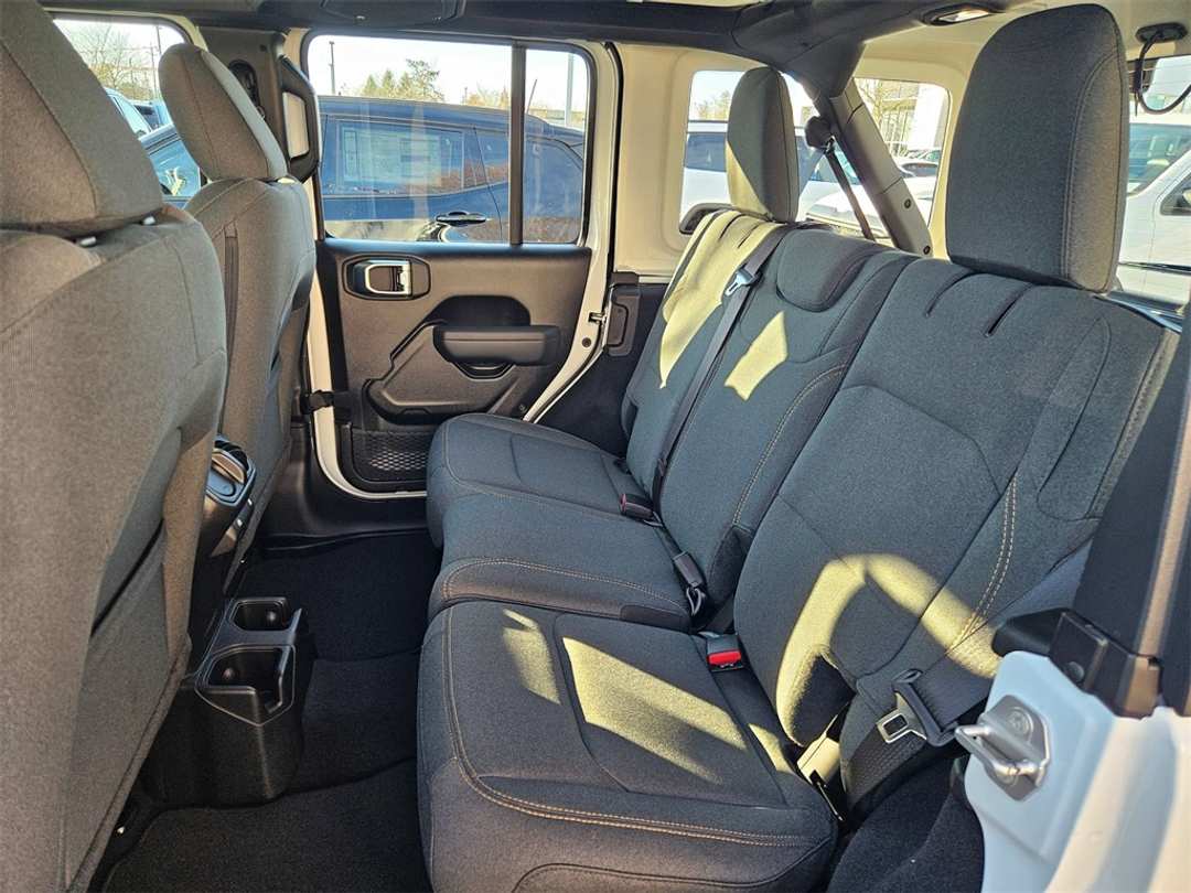 2026 Jeep Wrangler Sport - Image 28