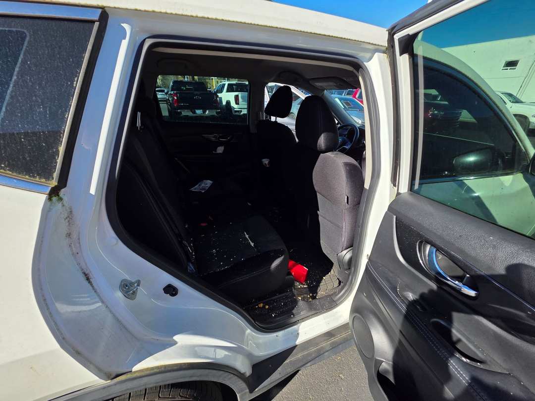 2018 Nissan Rogue S - Image 14