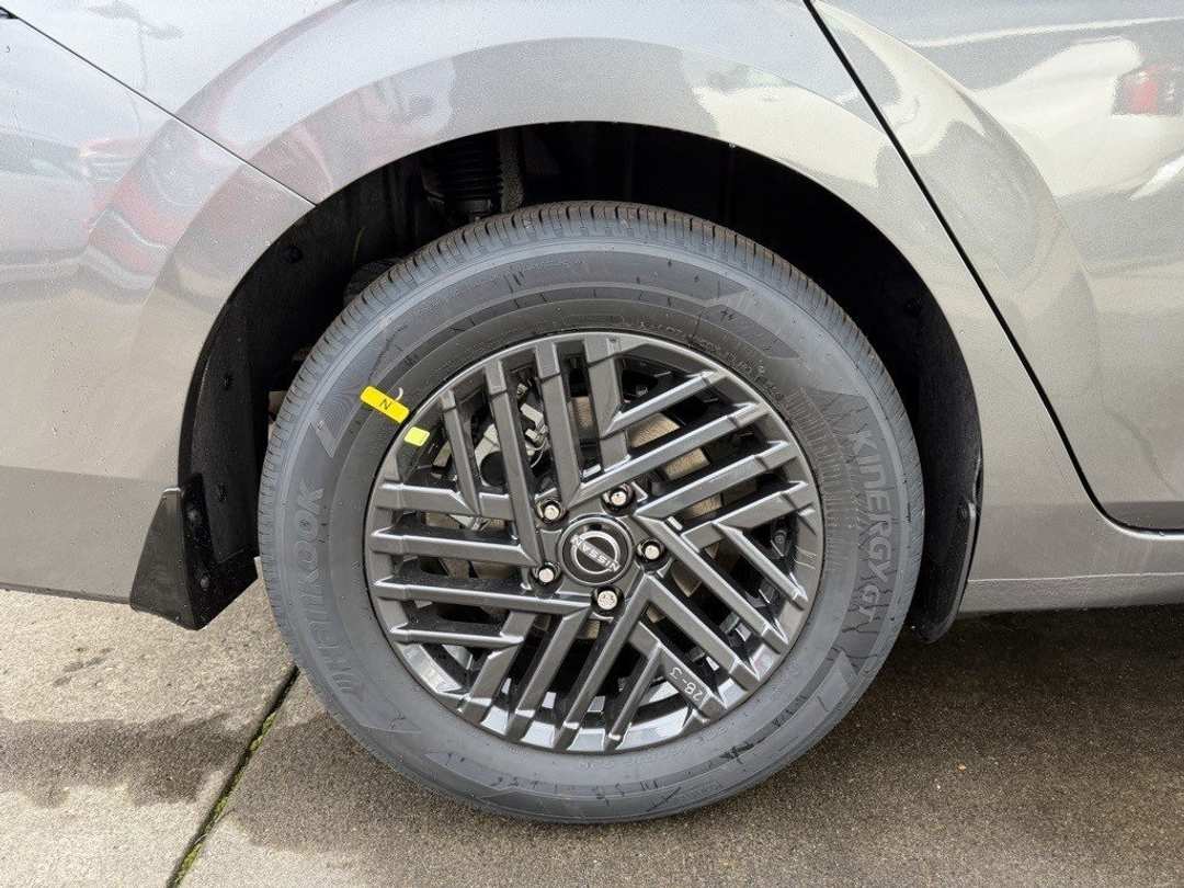 2026 Nissan Sentra SR - Image 9