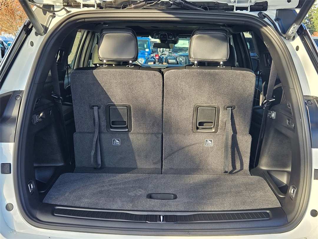 2025 Jeep Grand Cherokee L Altitude X - Image 30