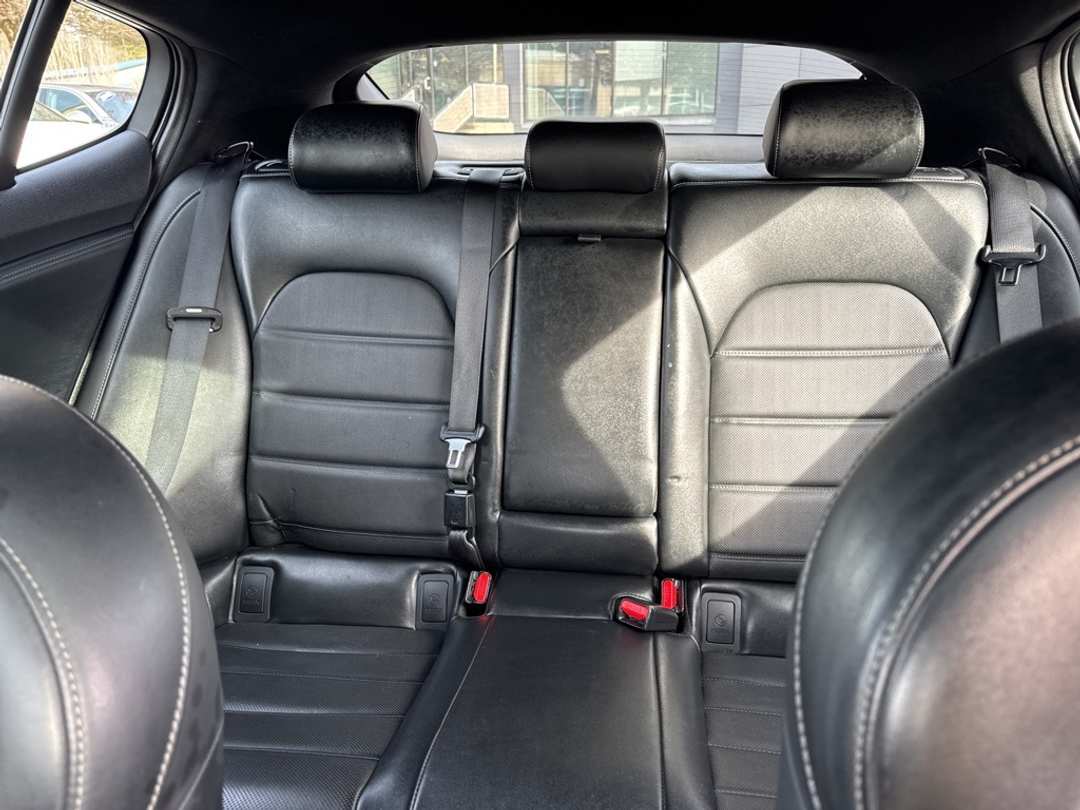 2019 Kia Stinger GT2 - Image 32