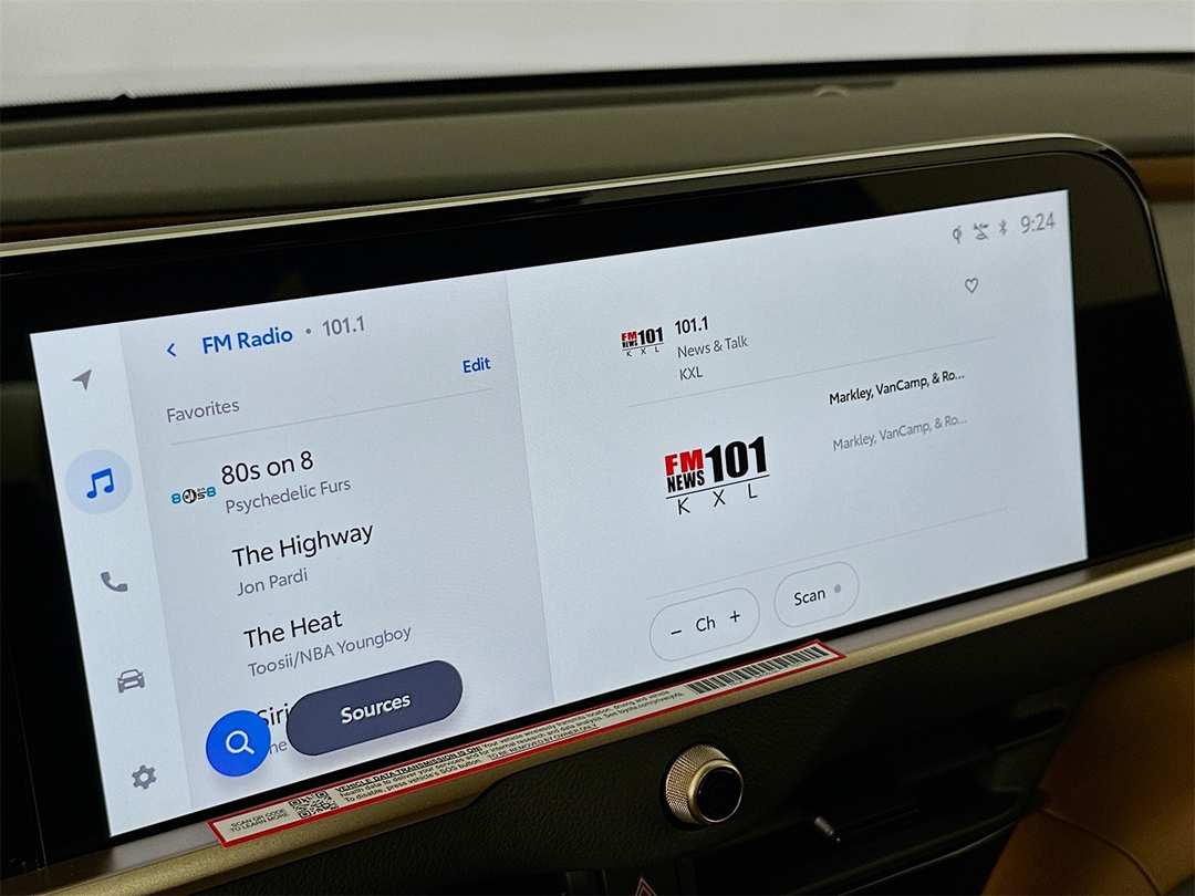 2025 Toyota Crown Signia Limited - Image 15