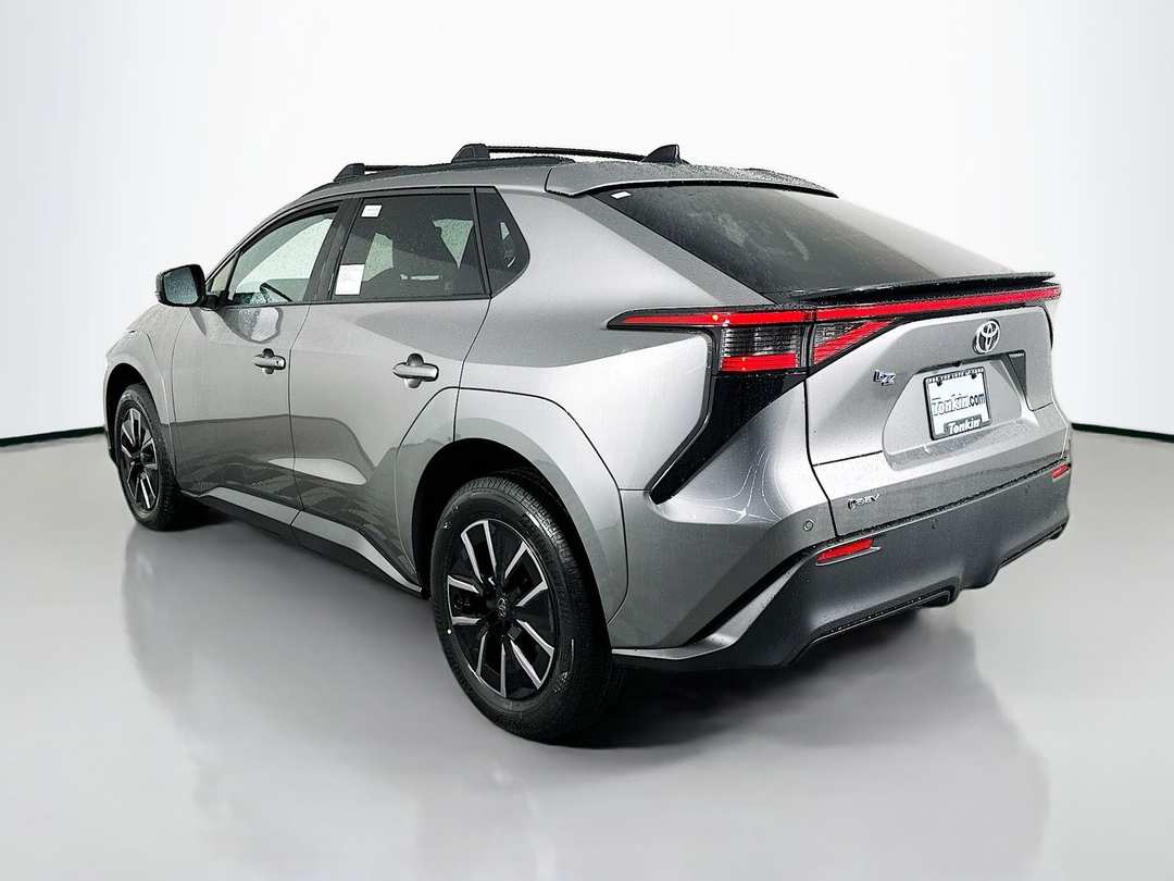 2026 Toyota Bz XLE Plus - Image 5
