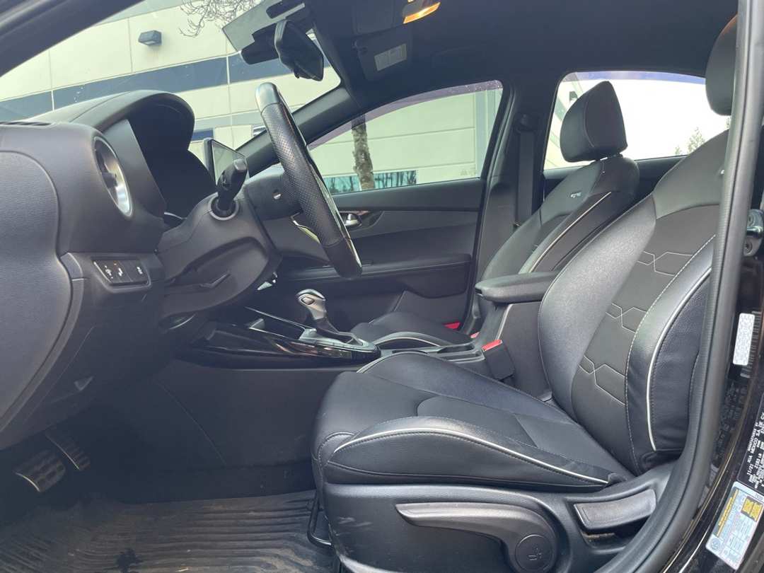 2022 Kia Forte GTLine - Image 17