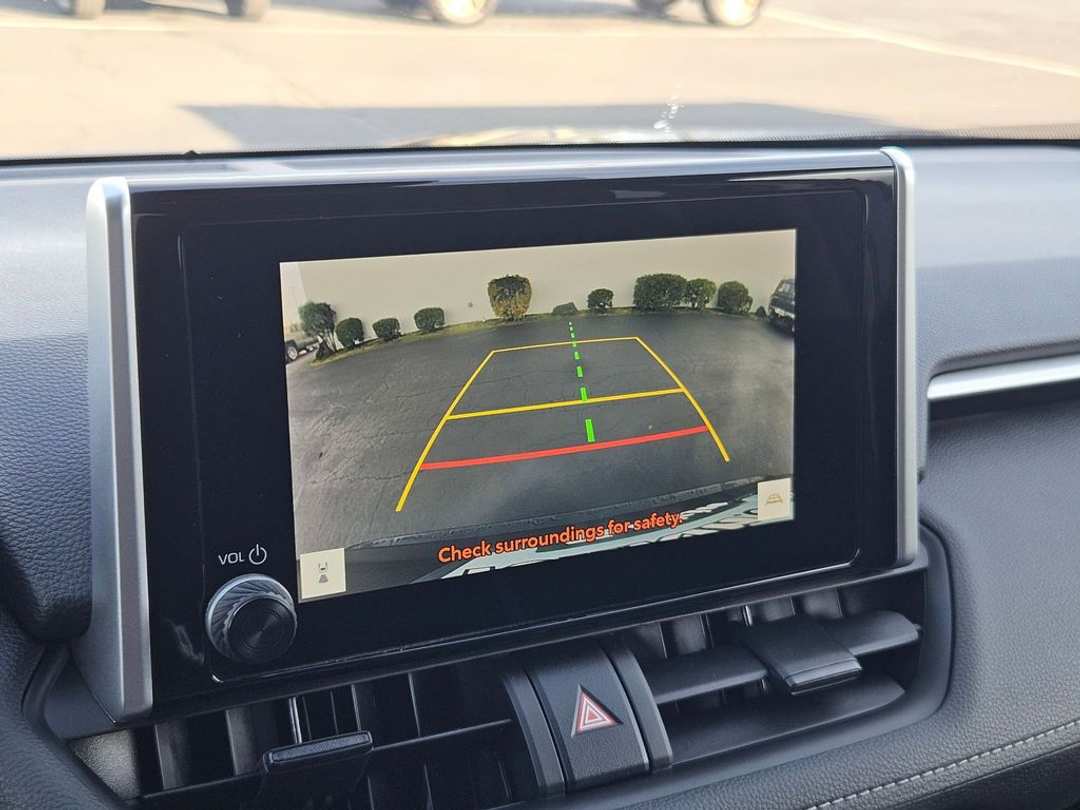 2024 Toyota Rav4 LE - Image 21