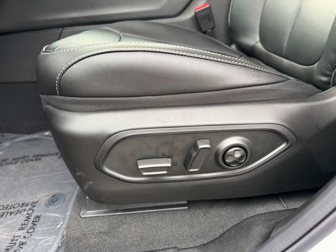 2025 Jeep Grand Cherokee Limited - Image 15