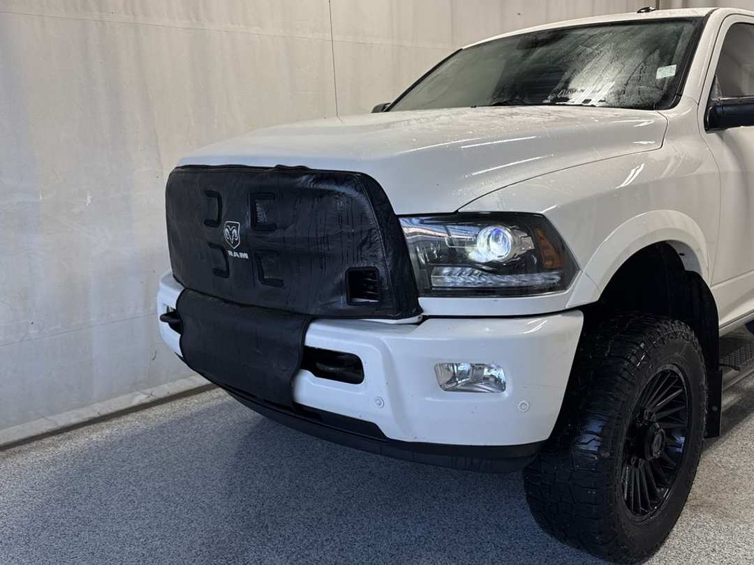 2017 Ram 3500 Laramie - Image 3