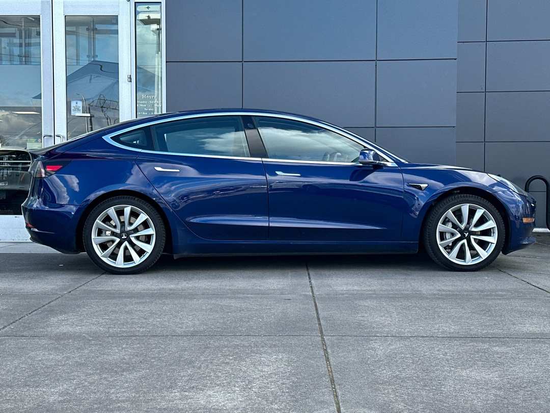 2019 Tesla Model 3 - Image 2