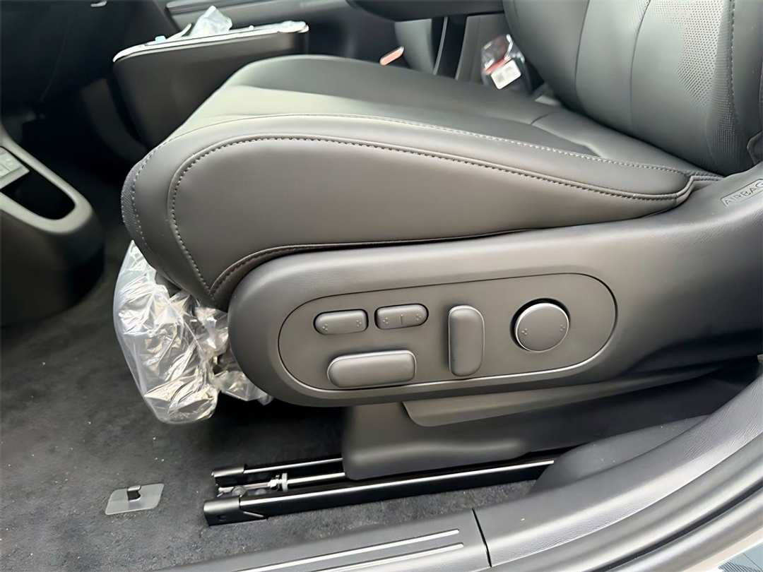2026 Hyundai Ioniq 5 Limited - Image 13
