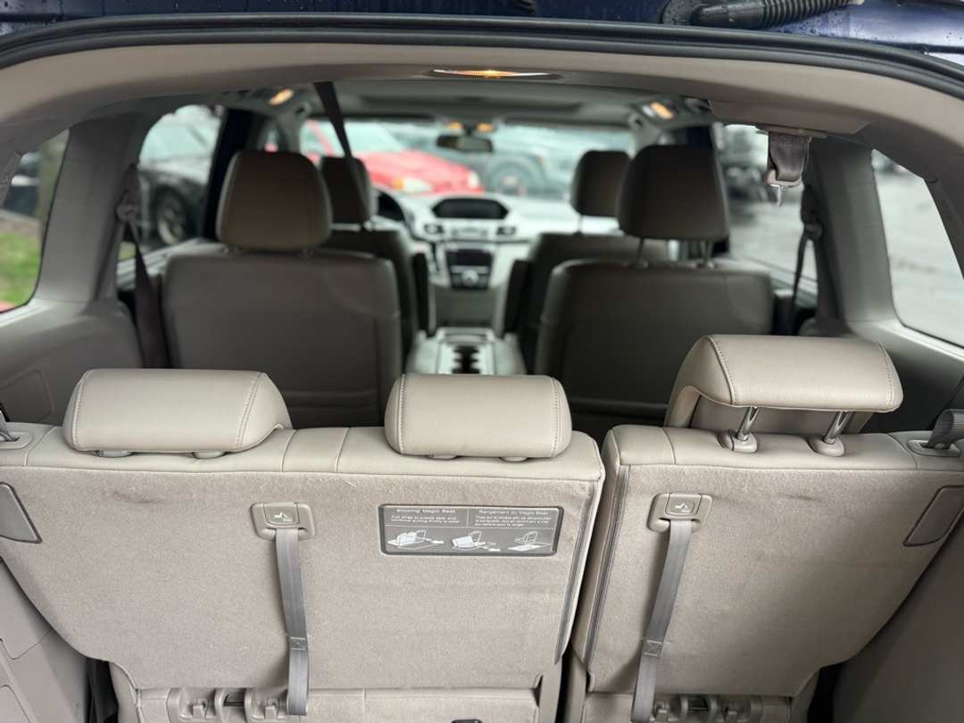 2015 Honda Odyssey EXL - Image 21