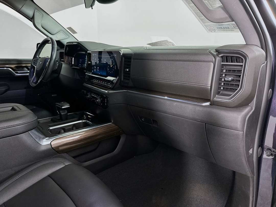 2022 Chevrolet Silverado 1500 LT Trail Boss - Image 32