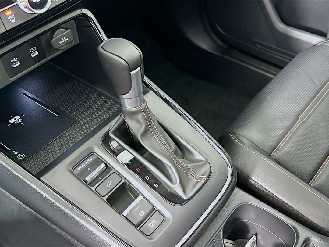 2026 Honda CR-V Sport Touring - Image 17