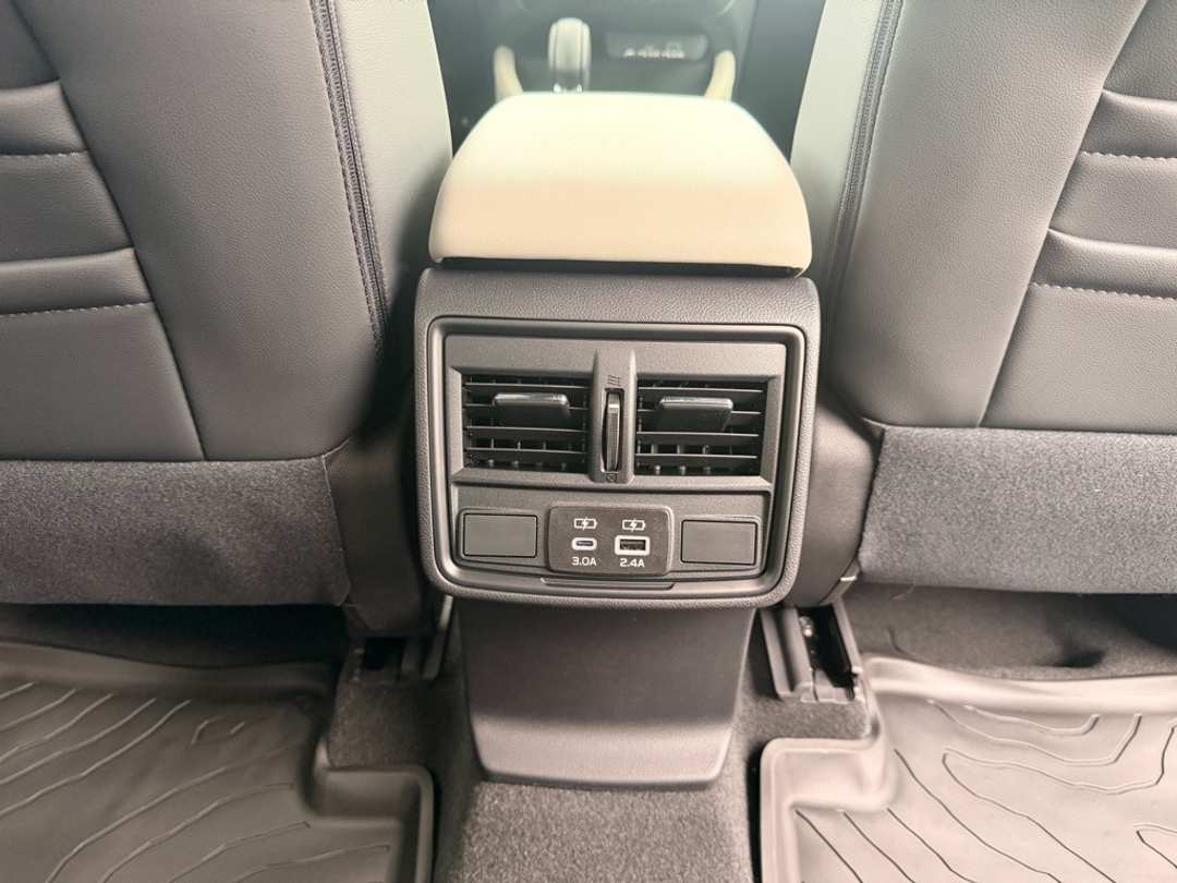 2026 Subaru Forester Premium - Image 25