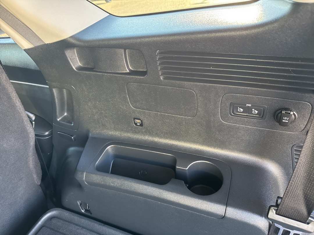 2022 Kia Sorento S - Image 26