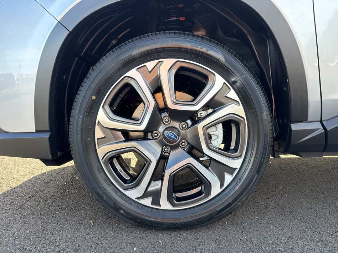 2026 Subaru Ascent Limited - Image 9