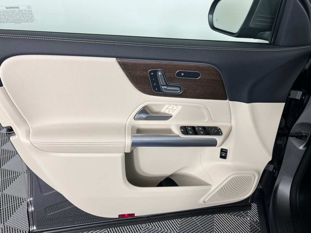 2023 Mercedes-Benz GLA GLA 250 - Image 11